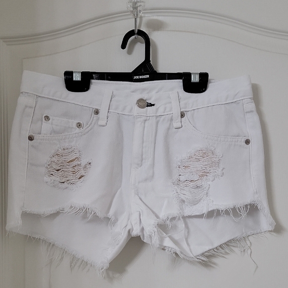 rag & bone Size 25 Marin White Cut Off Distressed Denim Short-Shorts, EUC - Picture 2 of 11